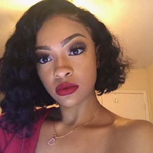 Meet your Posher, Raynette